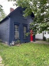 Building Photo - 1113 W Delaware St