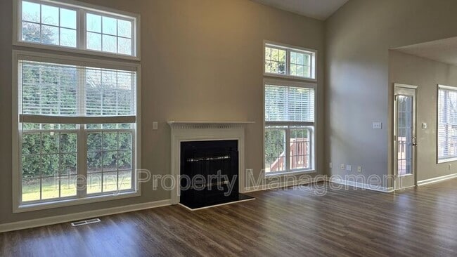 Building Photo - 612 Park York Ln