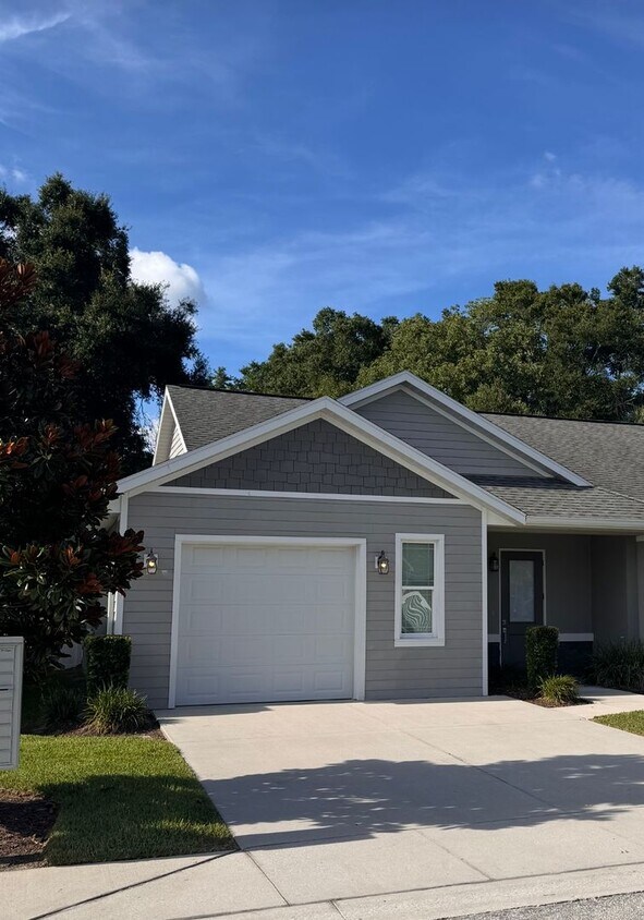 Primary Photo - Modern 3-Bed, 2-Bath Home Near Downtown Ocala