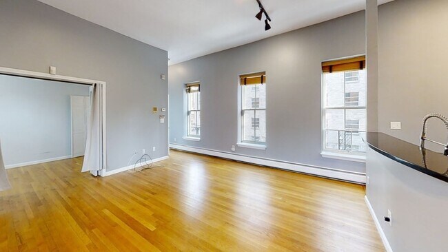 Building Photo - 11 Appleton St