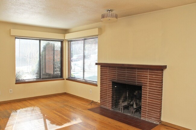 Building Photo - 2575 NW Lovejoy St