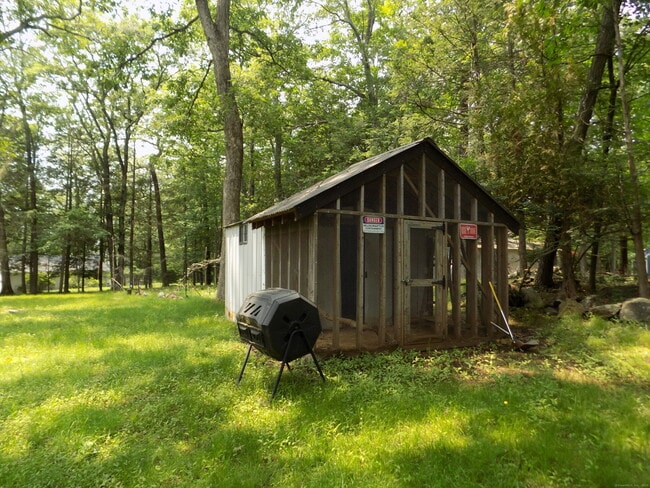 Building Photo - 7 High Trail