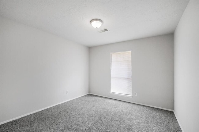 Building Photo - 6214 Paddington St