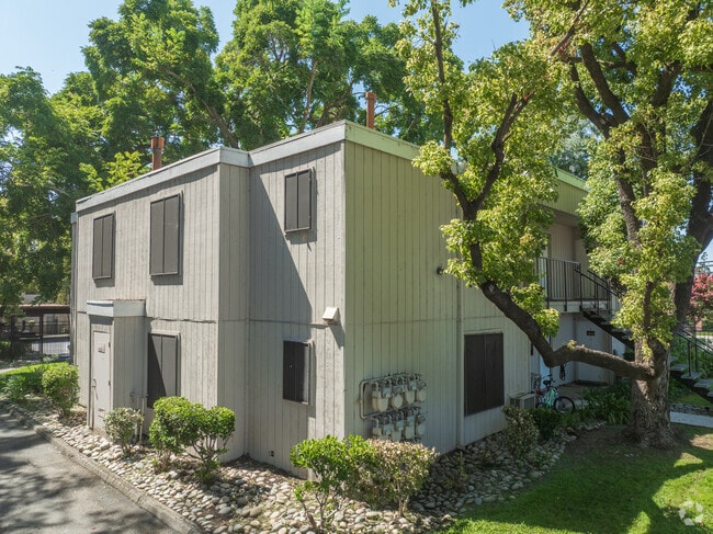 Edificio - Iron Horse Apartments