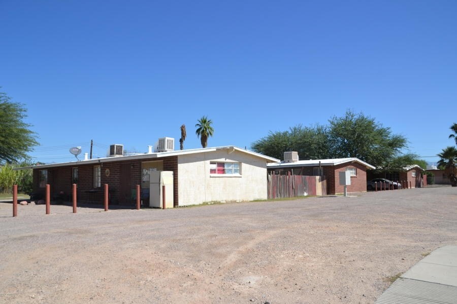 Foto del edificio - 711-741 E Bilby Rd