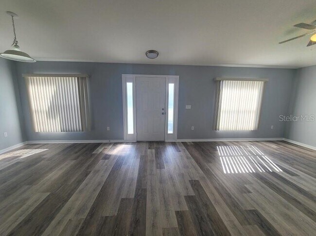 Foto del edificio - 6425 Grapewood Rd