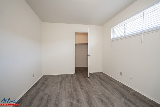 Foto del edificio - 694 Grand Coulee Ave