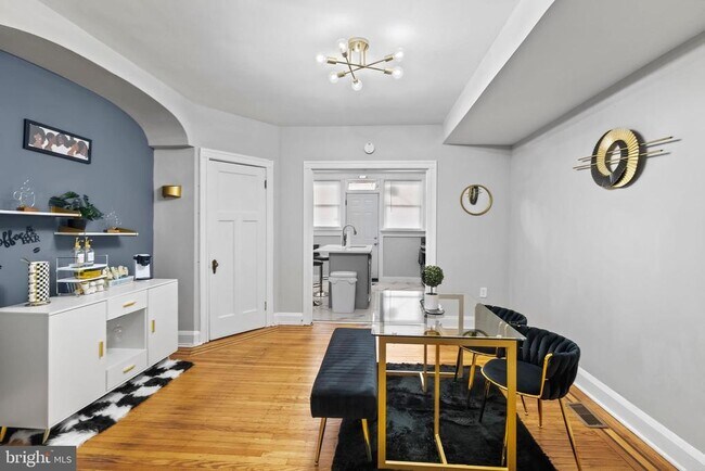 Foto del edificio - 910 N Kenwood Ave