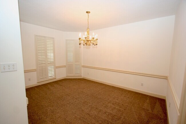 Foto del edificio - 6706 Prairie Dunes Dr