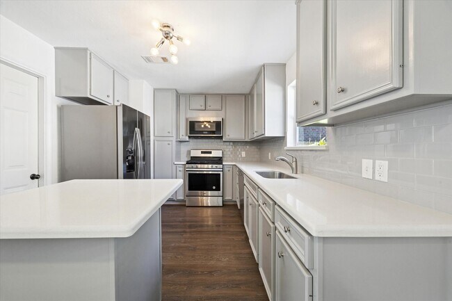 Foto del edificio - 4404 Vivian St