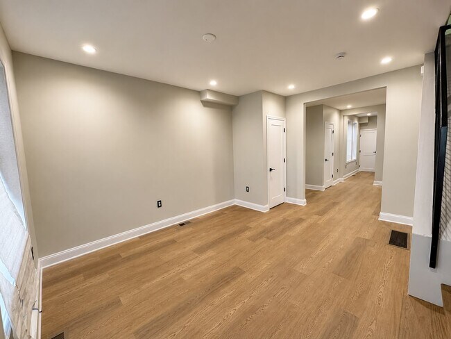 Foto del edificio - 6534 N Lambert St