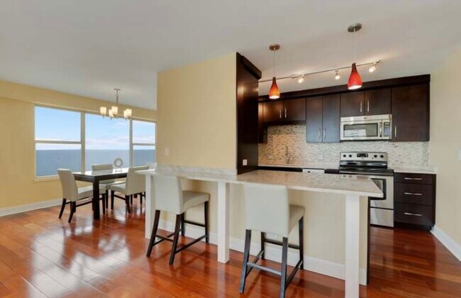 Foto del edificio - 6157 N Sheridan Rd