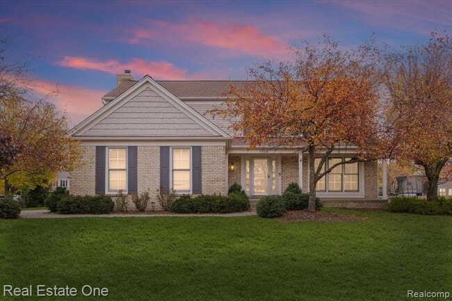 Building Photo - 1568 Grandview Dr