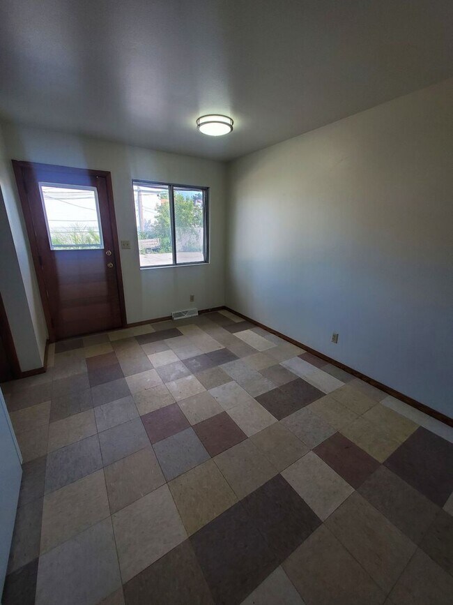 Foto del edificio - 650-670 S 60th St.