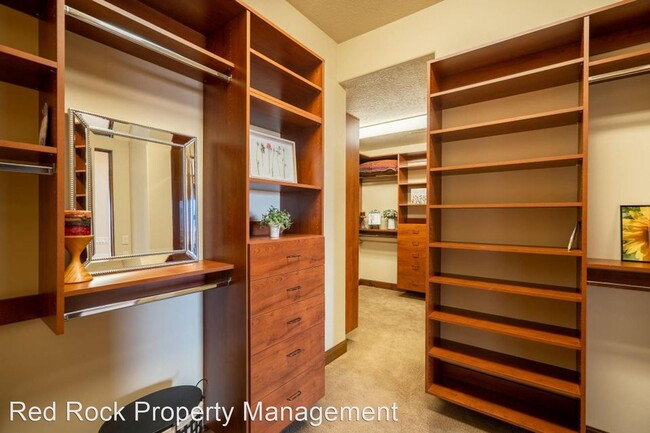 Building Photo - 3 br, 4 bath House - 2056 E Stone Canyon Dr