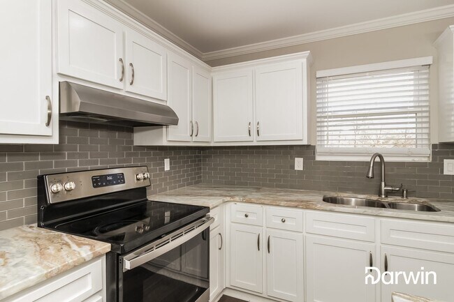 Foto del edificio - 3736 Chapel Hill Rd
