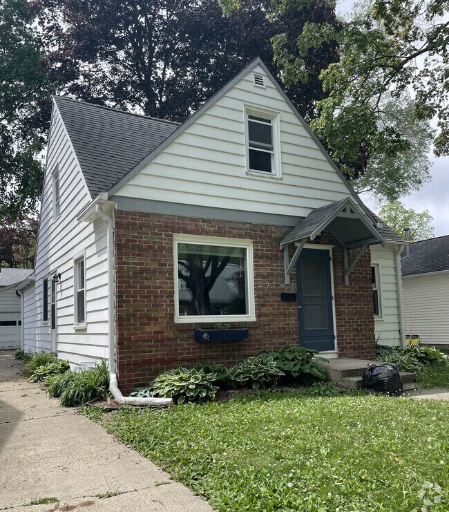 Building Photo - 2925 Stevens St