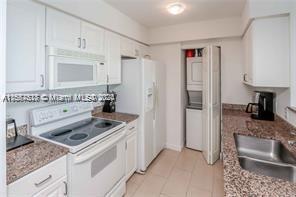 Building Photo - 1155 Brickell Bay Dr