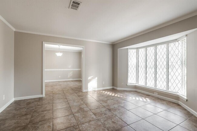 Building Photo - 11715 Gardenglen Dr