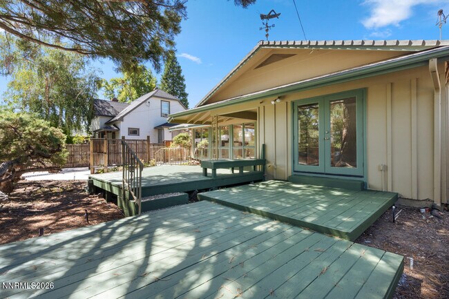 Building Photo - 2325 Homestead Pl