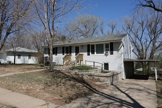 Building Photo - 848 Church Ave