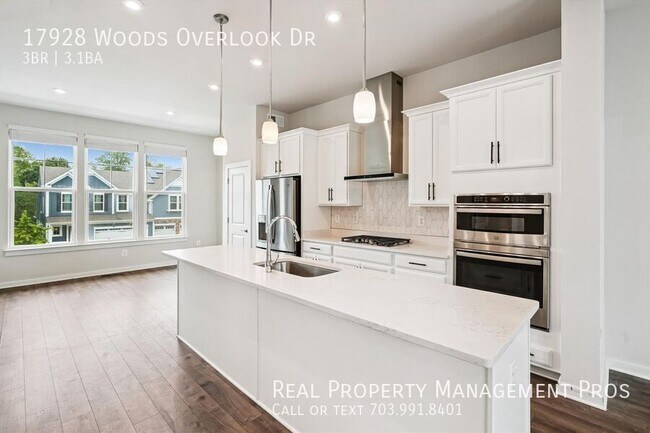 Foto del edificio - 17928 Woods Overlook Dr