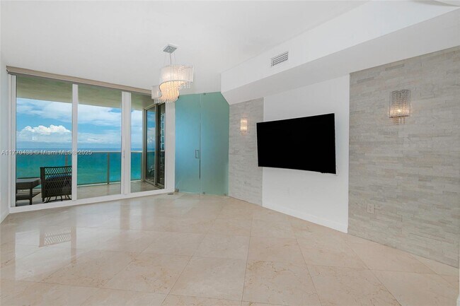 Foto del edificio - 19111 Collins Ave