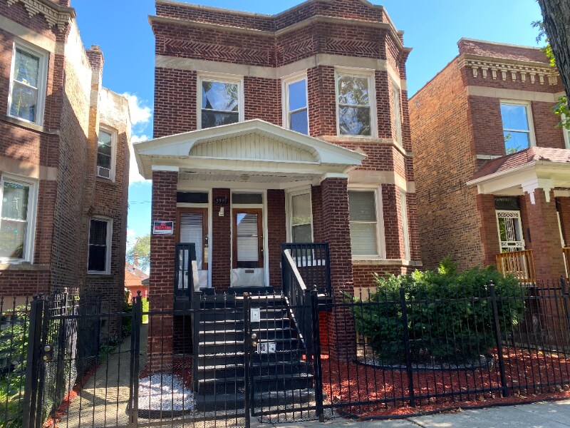 Primary Photo - 5939 S Maplewood Ave