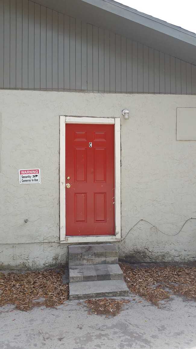 Building Photo - 801 Kraft Ave