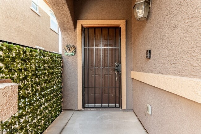 Foto del edificio - 788 Forest Peak St