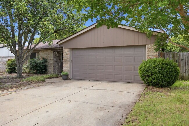 Foto del edificio - Charming 3 Bedroom Home near Schools and Rec Center