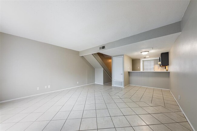 Building Photo - 317 Craddock Dr