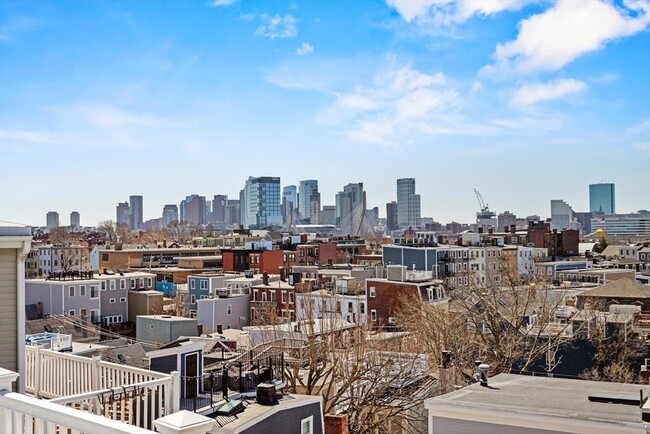 Foto del edificio - 274 Bunker Hill St