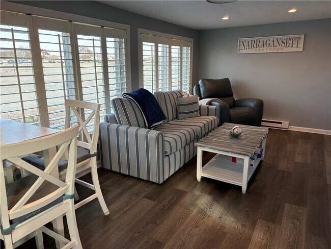 Foto del edificio - 271 Great Island Rd