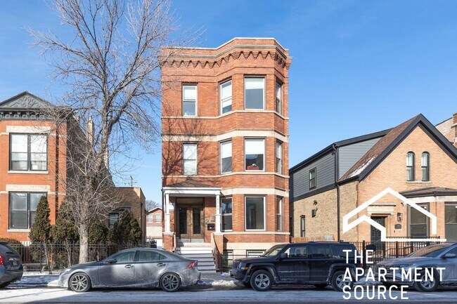Building Photo - 2320 W Armitage Ave