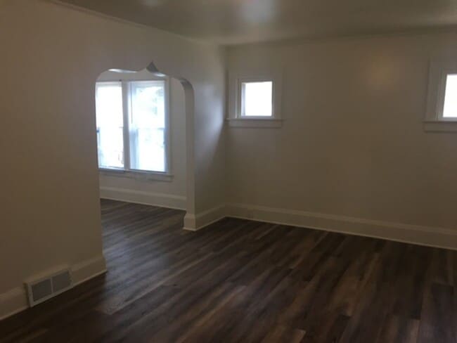 Foto del edificio - Renovated three bedroom home