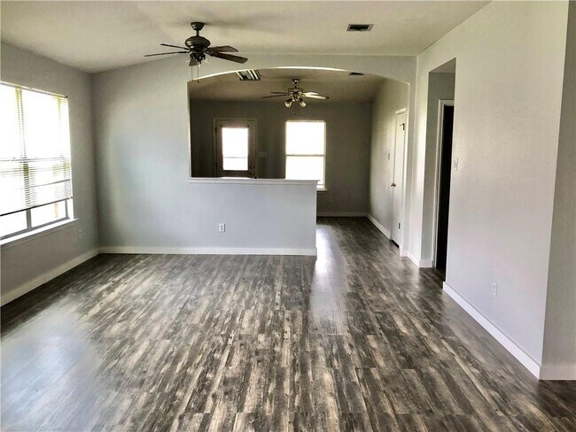 Foto del edificio - 406 McCarthur Drive, Leander, TX 78641 - 4...