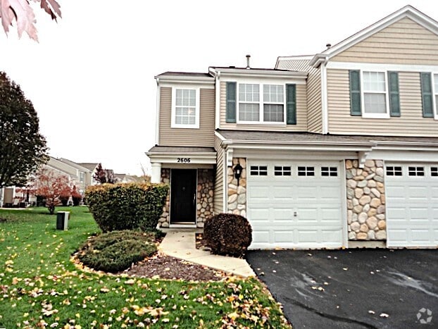 Building Photo - 2606 Oak Tree Ln