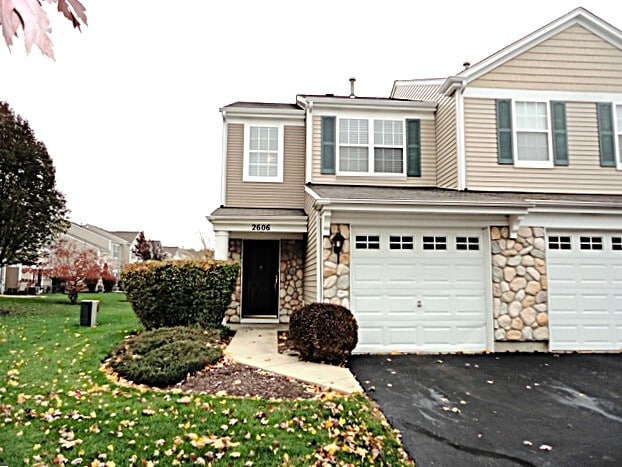 Primary Photo - 2606 Oak Tree Ln