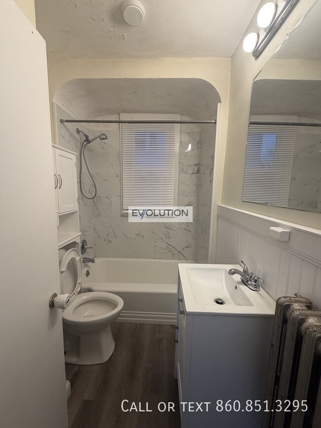 Building Photo - 564 High St