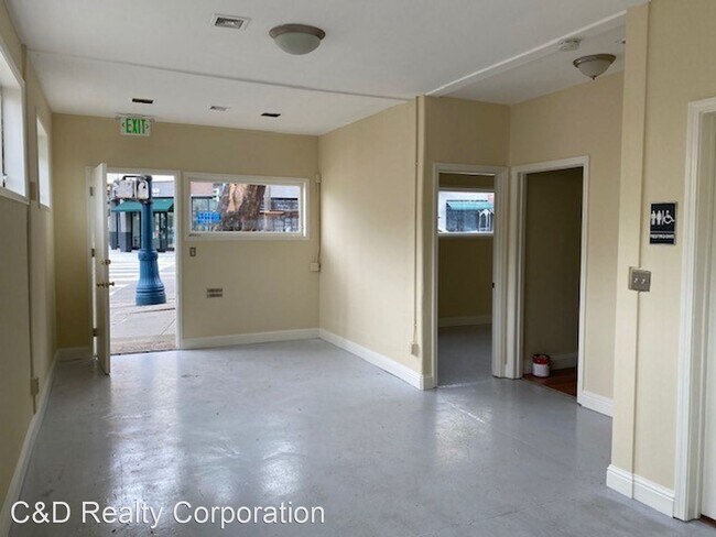 Building Photo - 290 Miramar Ave