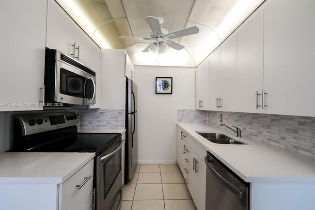 Photo - 3035 Exeter Apartment