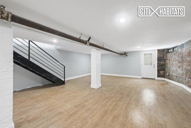 Foto del edificio - 285 6th Ave