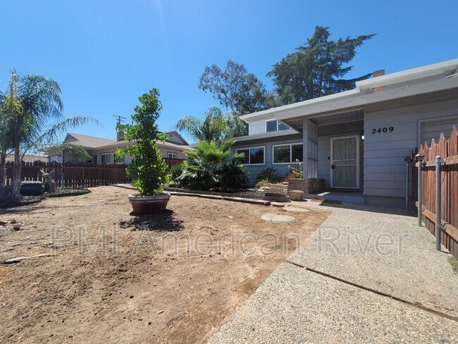 Building Photo - 2409 Barcelona Way