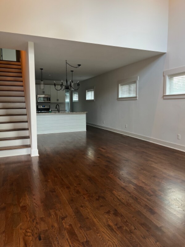 Building Photo - 3221B Lincoln Ave