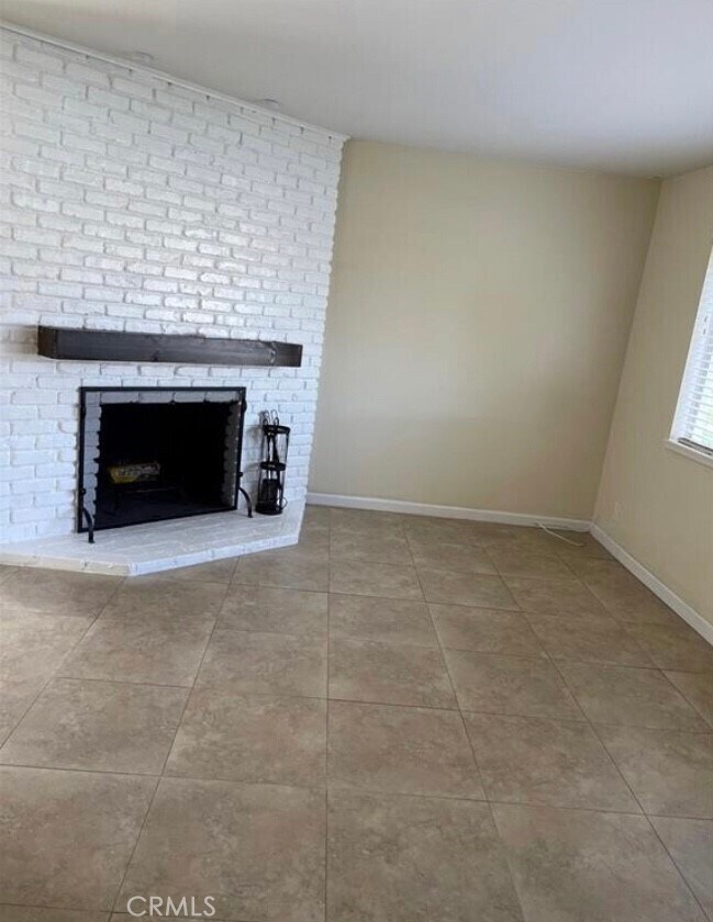 Foto del edificio - 9572 Cornwall Dr
