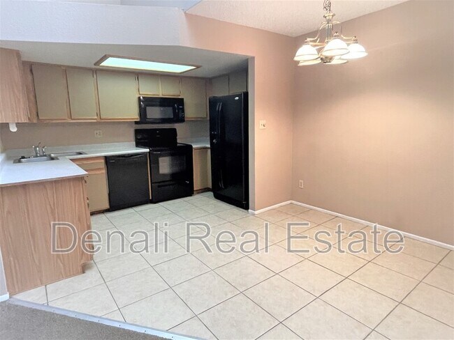 Foto del edificio - 16402 N 31st St
