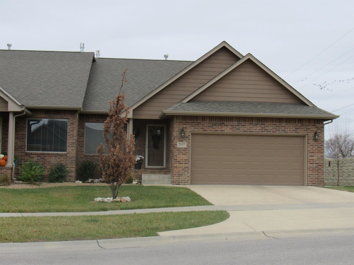 2047 N Springbrook St, Andover, KS 67002 Townhome Rentals in Andover KS