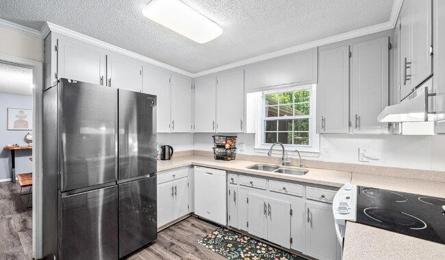 Foto del edificio - 3312 Shannon Cir