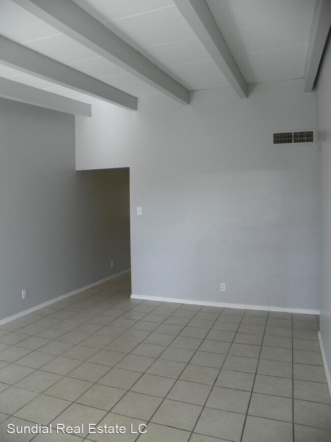 Building Photo - 3630 N 15th Ave